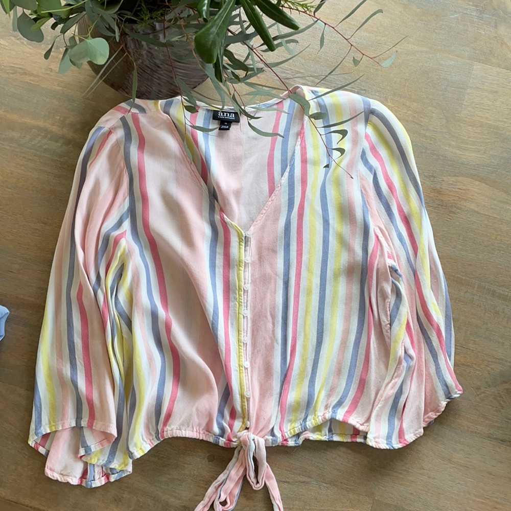 Spring cropped blouse size M